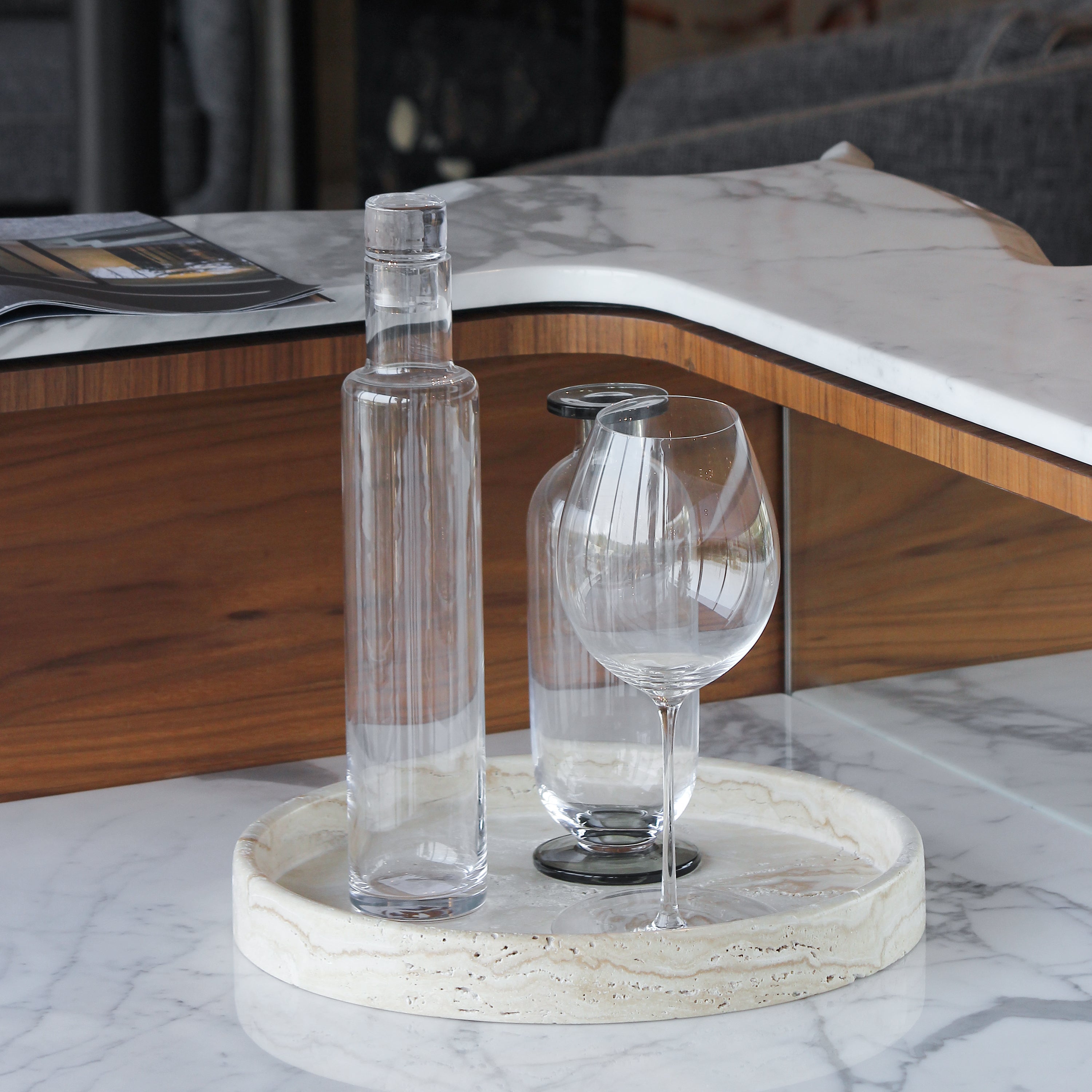 AIX-  glass decanter with lid